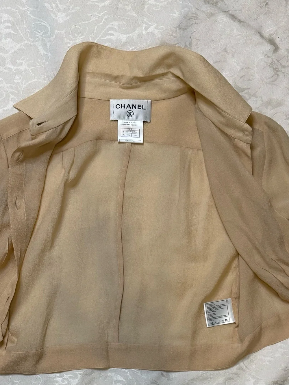 Classic CHANEL 2001A Nude Beige  Silk Sheer Cropped Shirt CC Logo Buttons FR 40